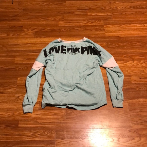 A pink sweater/shirt - Picture 2 of 2